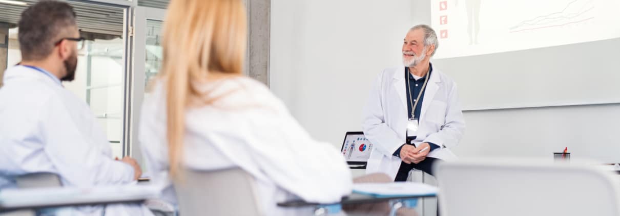 doctor explaining patient handoff template